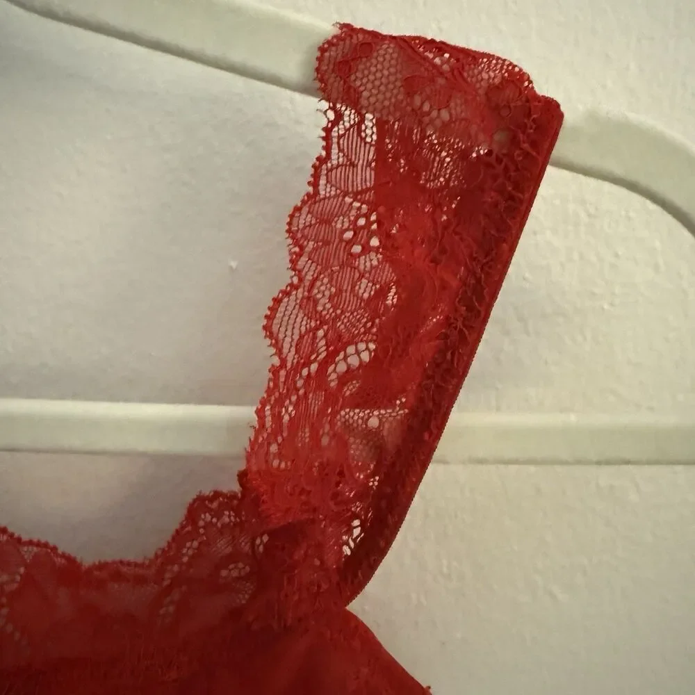 NWT Out From Under Red Lace Floral Bra Top / Bralette Off The Shoulder  Size XL